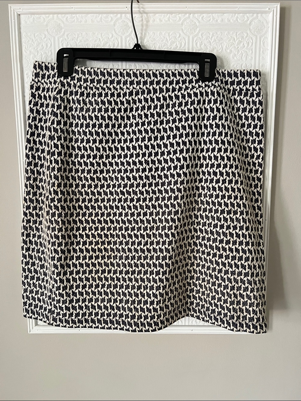 LOFT Black and White Houndstooth Mini Skirt